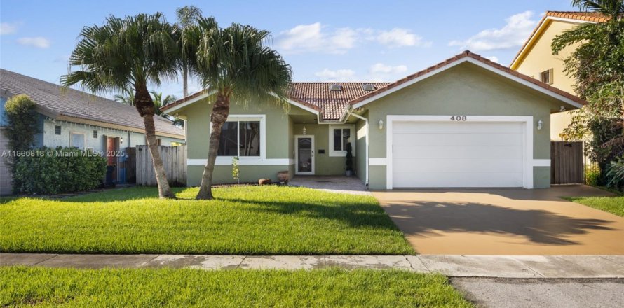 House in Dania Beach, Florida 3 bedrooms, 200.48 sq.m. № 1925029