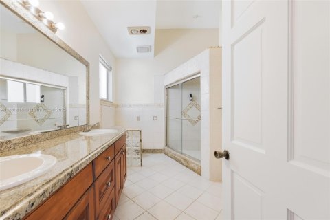 House in Dania Beach, Florida 3 bedrooms, 200.48 sq.m. № 1925029 - photo 19