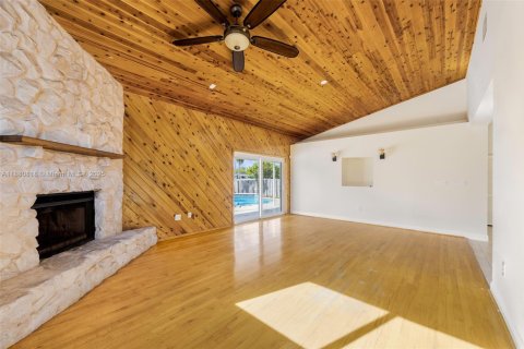 House in Dania Beach, Florida 3 bedrooms, 200.48 sq.m. № 1925029 - photo 11