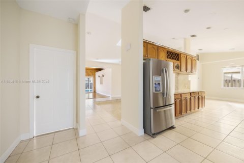 House in Dania Beach, Florida 3 bedrooms, 200.48 sq.m. № 1925029 - photo 7