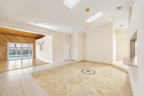House in Dania Beach, Florida 3 bedrooms, 200.48 sq.m. № 1925029 - photo 8