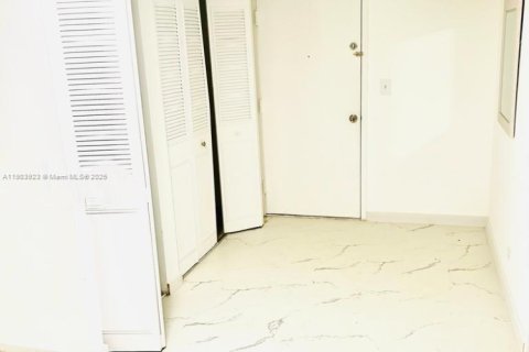 Copropriété à vendre à Sunny Isles Beach, Floride: 2 chambres, 138.24 m2 № 1954817 - photo 3