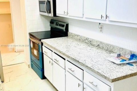 Copropriété à vendre à Sunny Isles Beach, Floride: 2 chambres, 138.24 m2 № 1954817 - photo 14