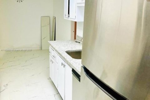 Copropriété à vendre à Sunny Isles Beach, Floride: 2 chambres, 138.24 m2 № 1954817 - photo 15