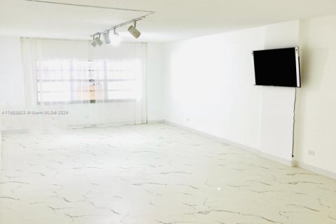 Copropriété à vendre à Sunny Isles Beach, Floride: 2 chambres, 138.24 m2 № 1954817 - photo 5