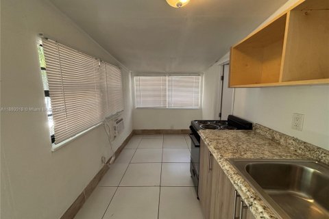 Appartement à louer à Fort Lauderdale, Floride: 1 chambre, 363.81 m2 № 1921513 - photo 2