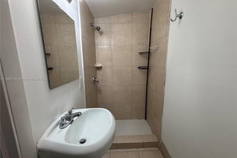 Appartement à louer à Fort Lauderdale, Floride: 1 chambre, 363.81 m2 № 1921513 - photo 4