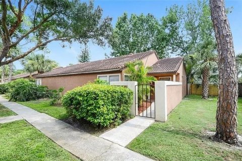 Copropriété à louer à Winter Park, Floride: 2 chambres, 96.34 m2 № 1918027 - photo 1