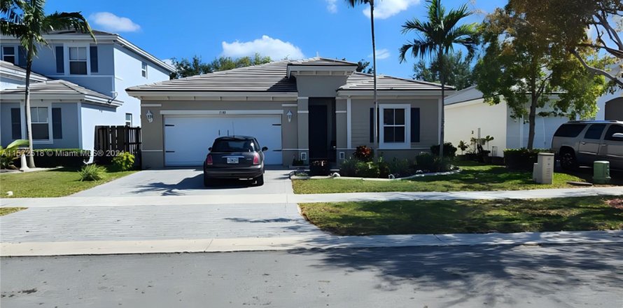 Casa en Homestead, Florida 4 dormitorios, 194.17 m2 № 1933582