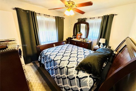House in Miami Gardens, Florida 3 bedrooms, 144.93 sq.m. № 1841230 - photo 25