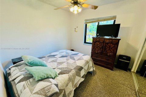 House in Miami Gardens, Florida 3 bedrooms, 144.93 sq.m. № 1841230 - photo 29