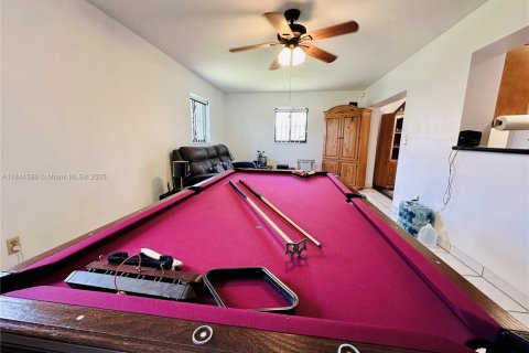 House in Miami Gardens, Florida 3 bedrooms, 144.93 sq.m. № 1841230 - photo 18
