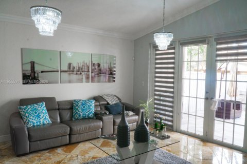 Casa en alquiler en Miami Lakes, Florida, 4 dormitorios, 206.43 m2 № 2020402 - foto 12