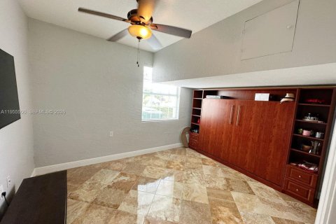 Casa en alquiler en Miami Lakes, Florida, 4 dormitorios, 206.43 m2 № 2020402 - foto 13