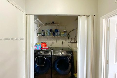 Casa en alquiler en Miami Lakes, Florida, 4 dormitorios, 206.43 m2 № 2020402 - foto 17