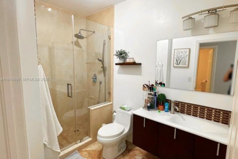 Casa en alquiler en Miami Lakes, Florida, 4 dormitorios, 206.43 m2 № 2020402 - foto 24