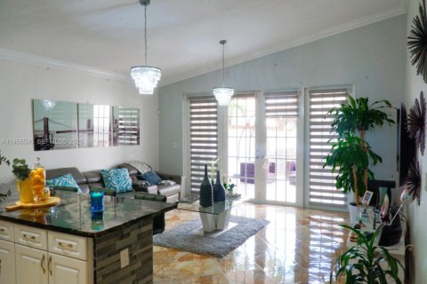 Casa en alquiler en Miami Lakes, Florida, 4 dormitorios, 206.43 m2 № 2020402 - foto 15