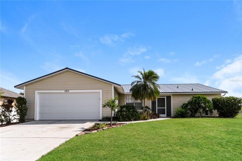 Casa en alquiler en Cape Coral, Florida, 3 dormitorios, 138.33 m2 № 1432028 - foto 1