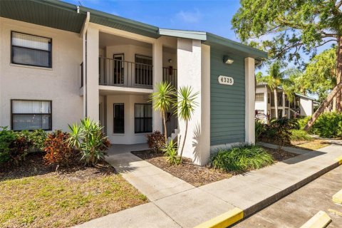 Condominio en venta en Bradenton, Florida, 2 dormitorios, 109.07 m2 № 1733982 - foto 2