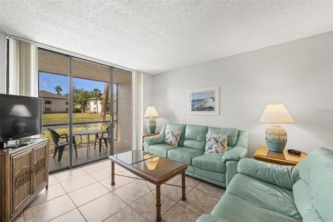 Condominio en venta en Bradenton, Florida, 2 dormitorios, 109.07 m2 № 1733982 - foto 14