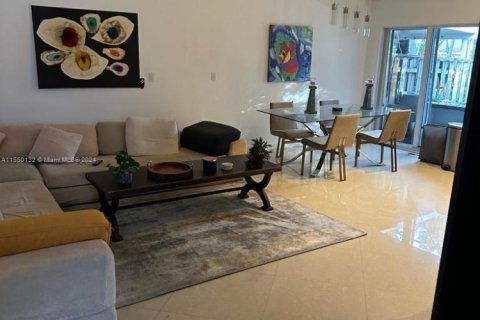 Villa ou maison à louer à Dania Beach, Floride: 3 chambres, 130.06 m2 № 1223685 - photo 1