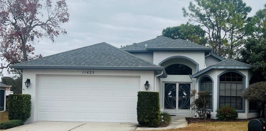 House in Spring Hill, Florida 3 bedrooms, 158.49 sq.m. № 1543566