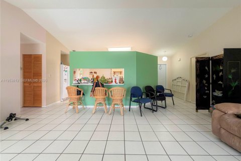 Villa ou maison à vendre à Miami, Floride: 3 chambres, 131.74 m2 № 2080400 - photo 4