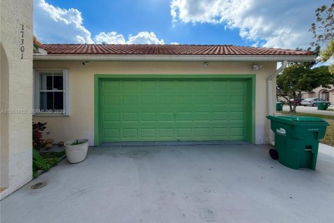 Villa ou maison à vendre à Miami, Floride: 3 chambres, 131.74 m2 № 2080400 - photo 2