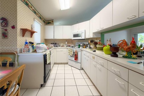 Villa ou maison à vendre à Miami, Floride: 3 chambres, 131.74 m2 № 2080400 - photo 11