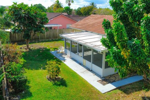 Villa ou maison à vendre à Miami, Floride: 3 chambres, 131.74 m2 № 2080400 - photo 30