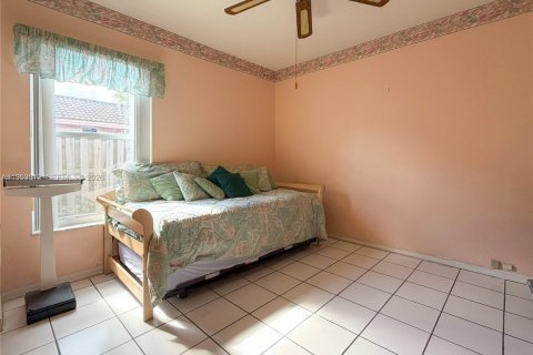 Villa ou maison à vendre à Miami, Floride: 3 chambres, 131.74 m2 № 2080400 - photo 21
