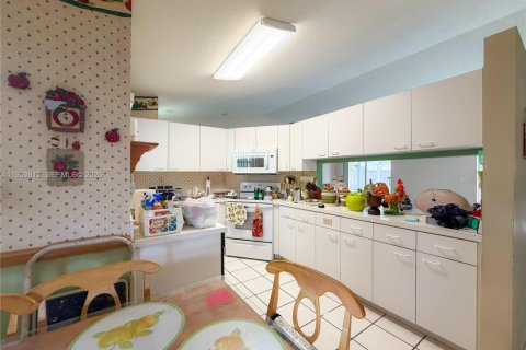 Villa ou maison à vendre à Miami, Floride: 3 chambres, 131.74 m2 № 2080400 - photo 9