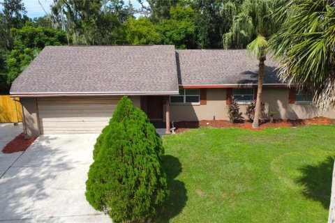 House in Lakeland, Florida 3 bedrooms, 144.74 sq.m. № 1903589 - photo 1