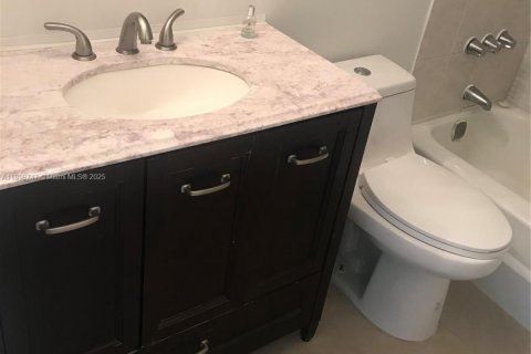 Снять в аренду кондоминиум в Майами, Флорида 2 спальни, 91.97м2, № 1950584 - фото 6