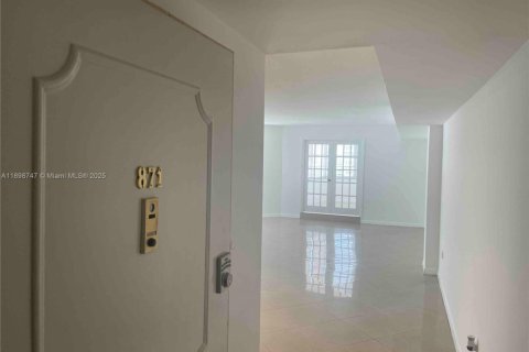 Снять в аренду кондоминиум в Майами, Флорида 2 спальни, 91.97м2, № 1950584 - фото 3