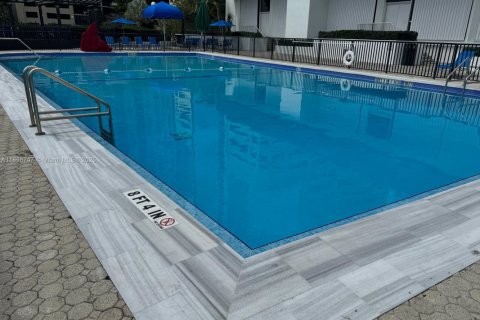 Снять в аренду кондоминиум в Майами, Флорида 2 спальни, 91.97м2, № 1950584 - фото 2