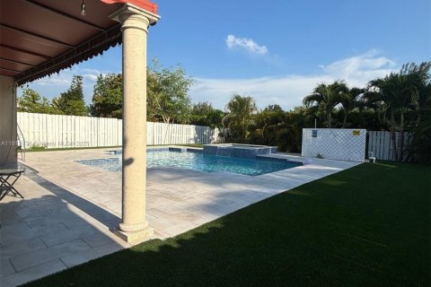 Casa en venta en Miramar, Florida, 3 dormitorios, 186.27 m2 № 1969031 - foto 16