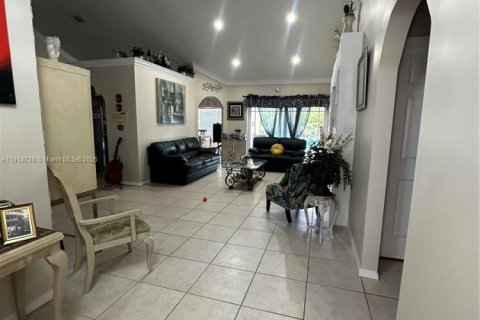 Casa en venta en Miramar, Florida, 3 dormitorios, 186.27 m2 № 1969031 - foto 5