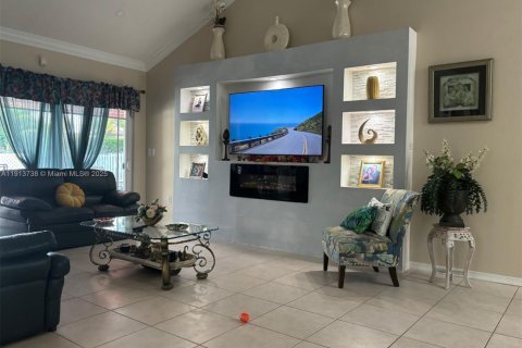 Casa en venta en Miramar, Florida, 3 dormitorios, 186.27 m2 № 1969031 - foto 4