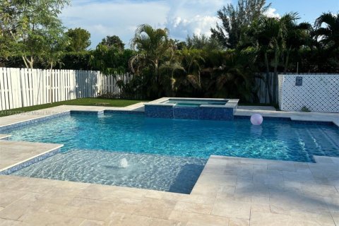 Casa en venta en Miramar, Florida, 3 dormitorios, 186.27 m2 № 1969031 - foto 15