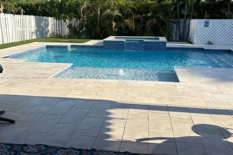 Casa en venta en Miramar, Florida, 3 dormitorios, 186.27 m2 № 1969031 - foto 21