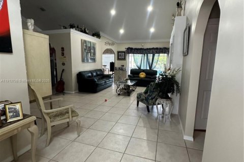 Casa en venta en Miramar, Florida, 3 dormitorios, 186.27 m2 № 1969031 - foto 13