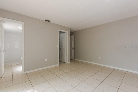 Villa ou maison à louer à Tampa, Floride: 3 chambres, 137.96 m2 № 2117092 - photo 9