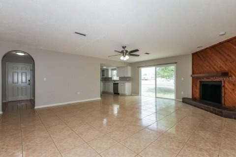 Villa ou maison à louer à Tampa, Floride: 3 chambres, 137.96 m2 № 2117092 - photo 3
