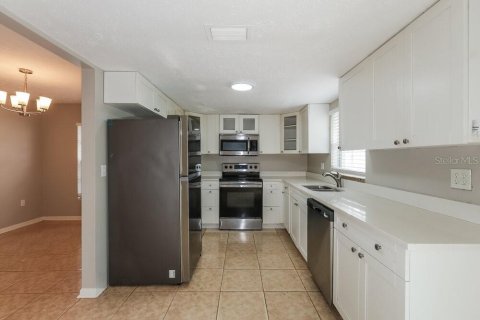 Villa ou maison à louer à Tampa, Floride: 3 chambres, 137.96 m2 № 2117092 - photo 7