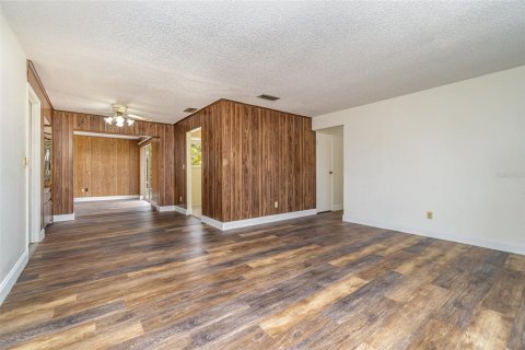 House in Cape Coral, Florida 3 bedrooms, 133.69 sq.m. № 1811008 - photo 4
