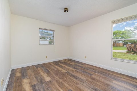 House in Cape Coral, Florida 3 bedrooms, 133.69 sq.m. № 1811008 - photo 25