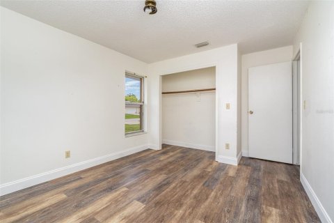 House in Cape Coral, Florida 3 bedrooms, 133.69 sq.m. № 1811008 - photo 26