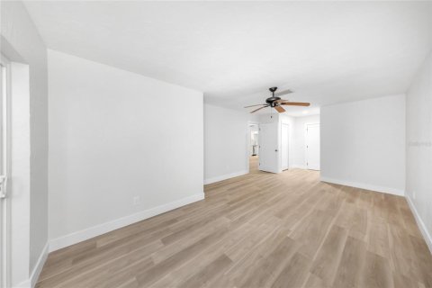 Condominio en venta en Saint Petersburg, Florida, 2 dormitorios, 130.06 m2 № 2210516 - foto 11