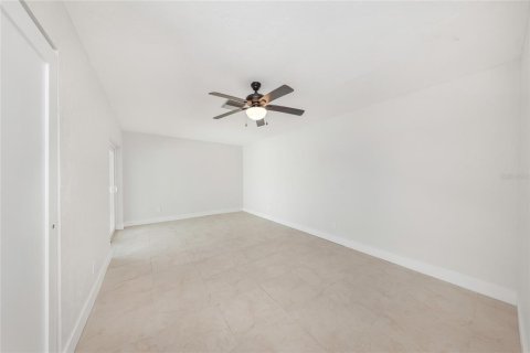 Condominio en venta en Saint Petersburg, Florida, 2 dormitorios, 130.06 m2 № 2210516 - foto 15